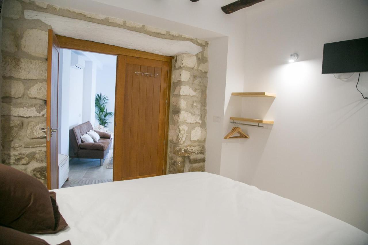 Apartamentos Turisticos La Casa Vieja Sabiote Eksteriør billede